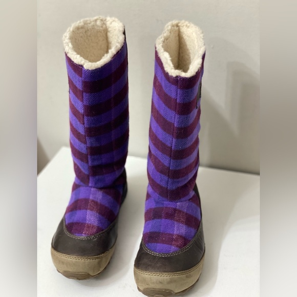 SOREL women’s boots, SOREL purple plaid mid-calf boots. SOREL women wool upper. - Picture 4 of 5
